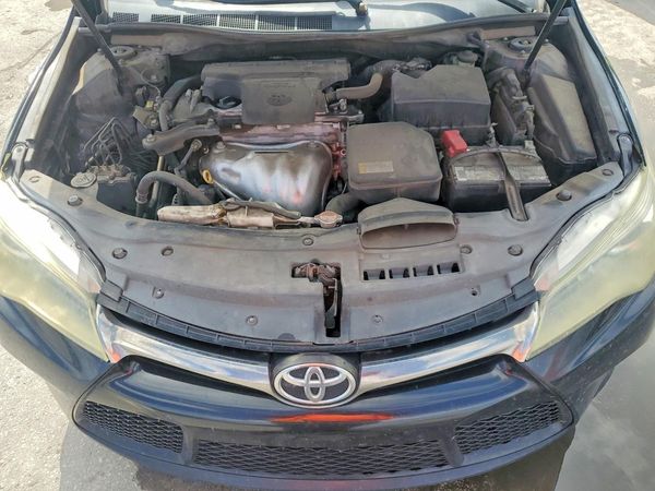 2016 TOYOTA CAMRY — Engine bay