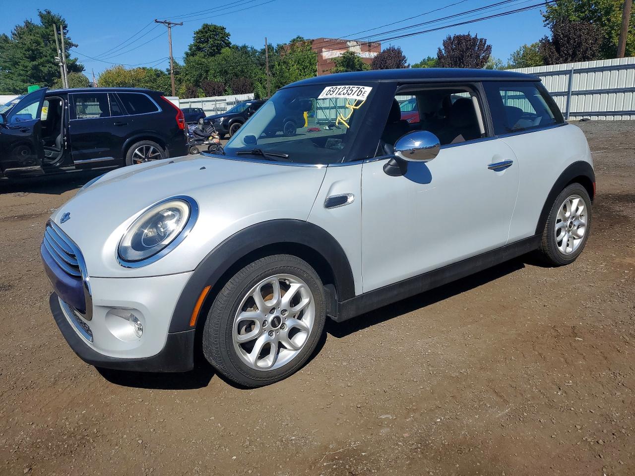 2015 MINI COOPER — Front 3/4