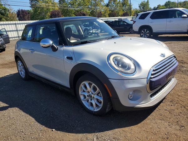 2015 MINI COOPER — Passenger 3/4