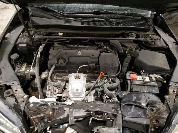 2015 ACURA TLX — Engine bay