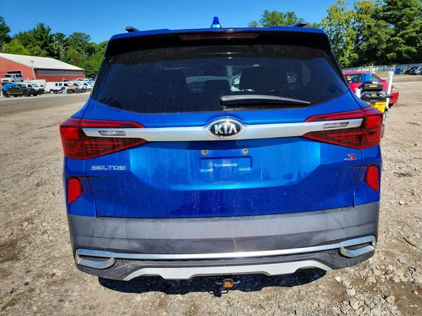 2021 KIA SELTOS S