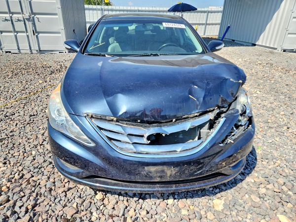 2012 HYUNDAI SONATA — Engine bay