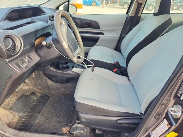 2014 TOYOTA PRIUS — DENT