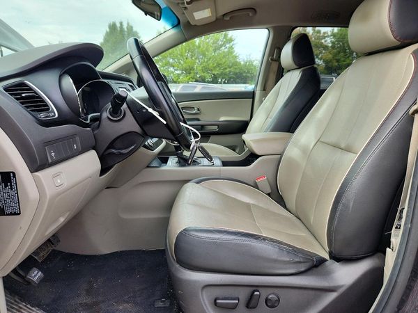 2016 KIA SEDONA LX - Middle-low — DENT
