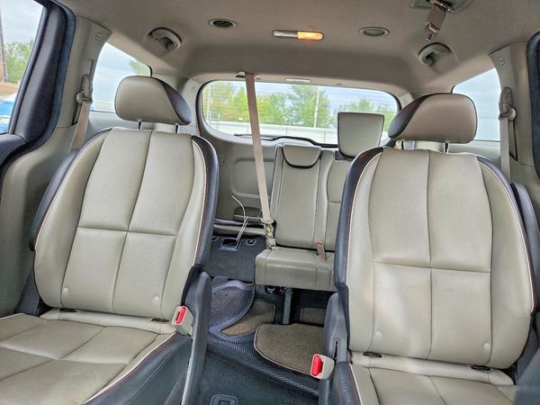 2016 KIA SEDONA LX - Middle-low — SUVN