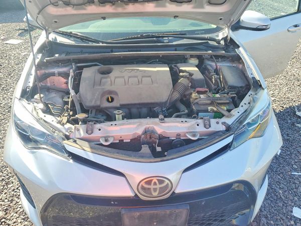 2017 TOYOTA COROLLA — Engine bay