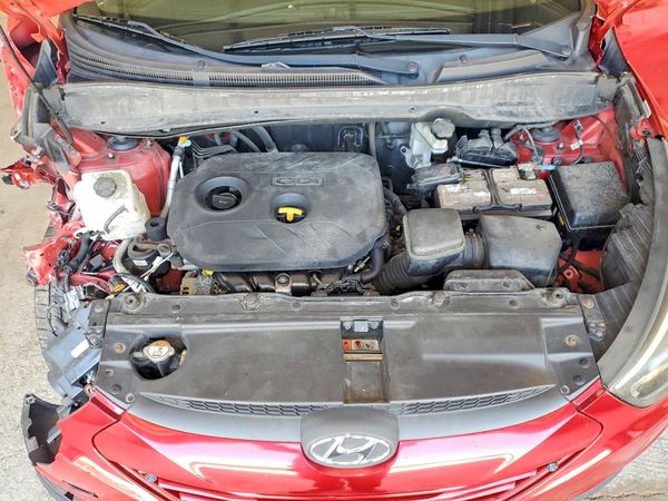 2015 HYUNDAI TUCSON — Engine bay