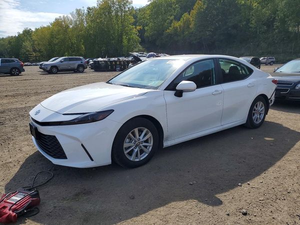 2025 TOYOTA CAMRY — Front 3/4