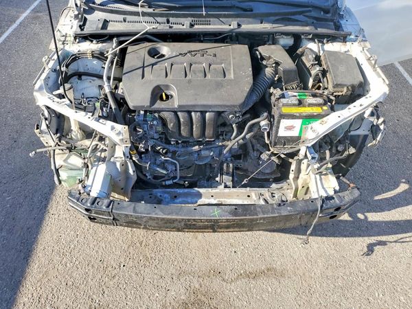 2014 TOYOTA COROLLA — Engine bay
