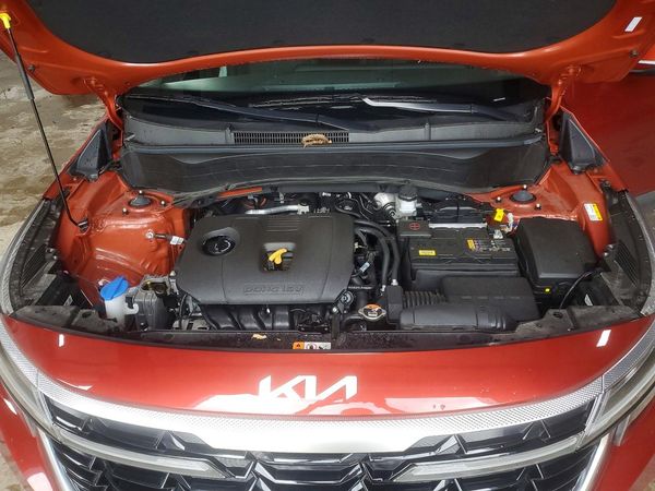 2025 KIA SELTOS — Engine bay