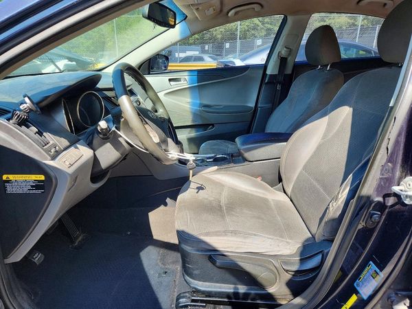 2013 HYUNDAI SONATA — DENT