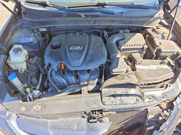 2013 HYUNDAI SONATA — Engine bay