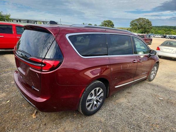 2023 CHRYSLER PACIFICA Pinnacle