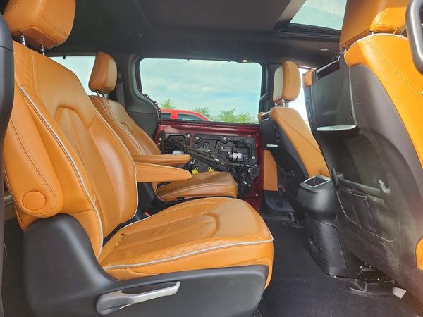 2023 CHRYSLER PACIFICA Pinnacle