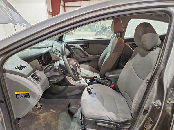 2013 HYUNDAI ELANTRA — DENT