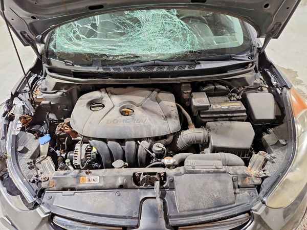 2013 HYUNDAI ELANTRA — Engine bay