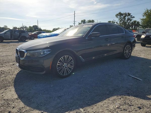 2020 BMW 530