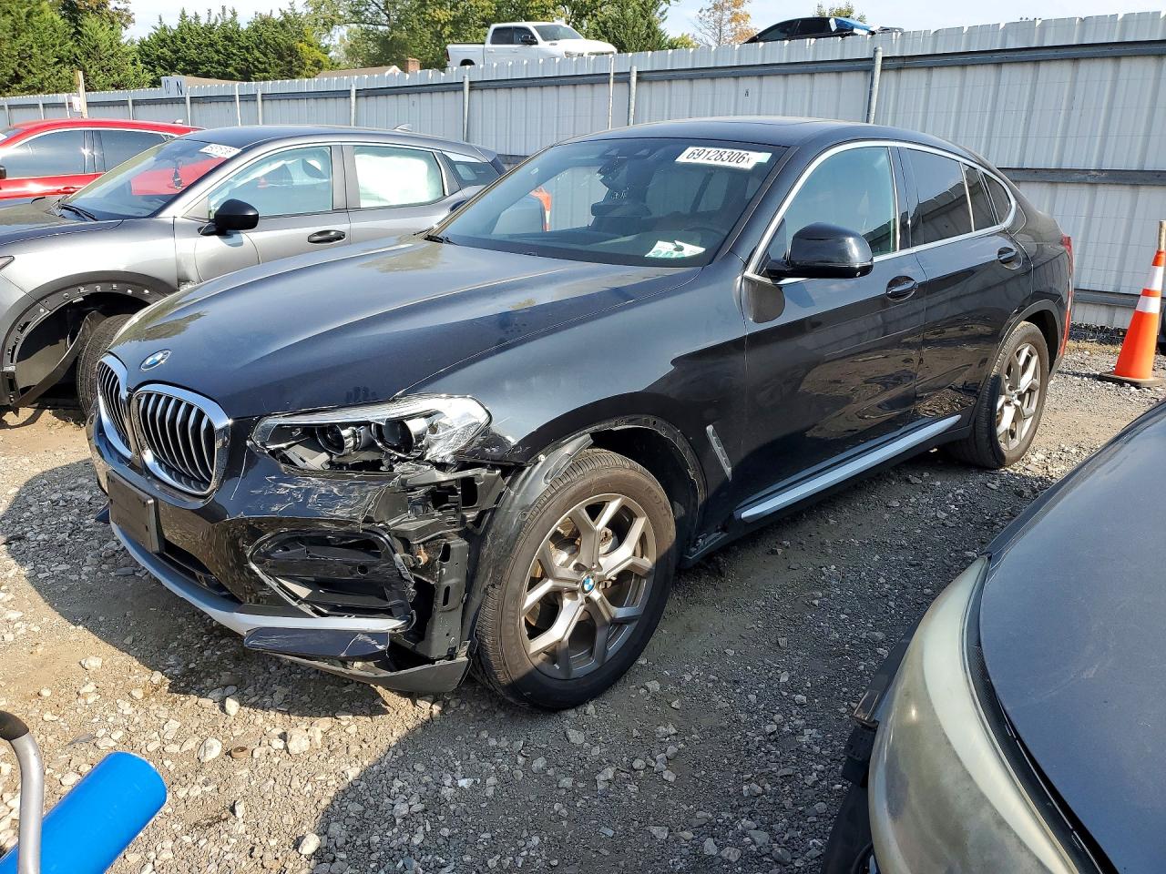 2020 BMW X4 — Front 3/4