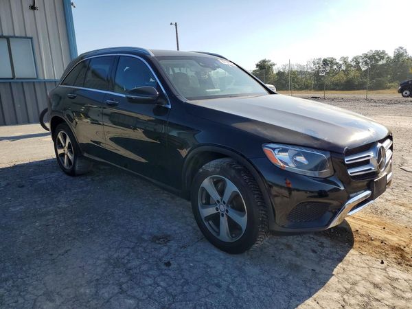 2016 MERCEDES-BENZ GLC — Passenger 3/4