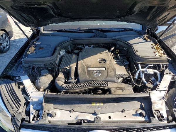 2016 MERCEDES-BENZ GLC — Engine bay
