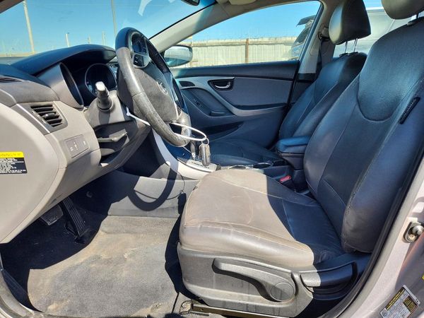 2012 HYUNDAI ELANTRA — DENT