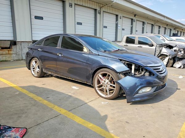 2014 HYUNDAI SONATA — Passenger 3/4