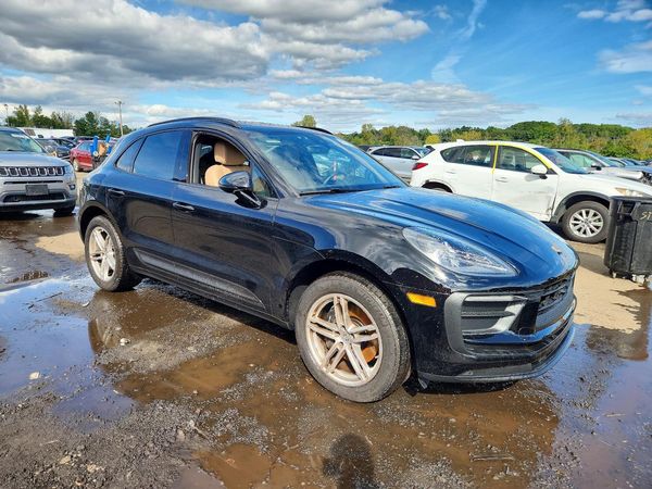 2025 PORSCHE MACAN Macan, Macan T — Passenger 3/4