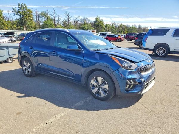 2022 KIA NIRO LX, LXS, LXS SE — Passenger 3/4