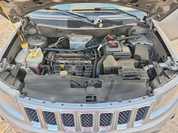 2015 JEEP COMPASS — Engine bay