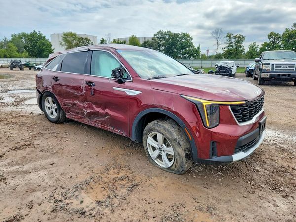 2024 KIA SORENTO LX — Passenger 3/4