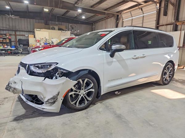 2026 CHRYSLER PACIFICA — Front 3/4