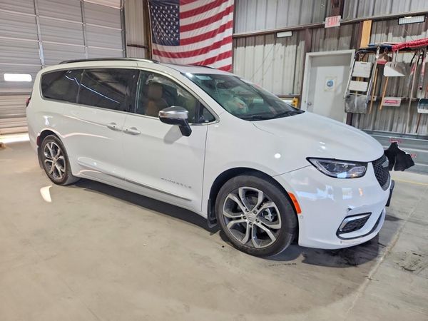 2026 CHRYSLER PACIFICA — Passenger 3/4
