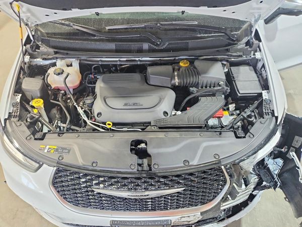 2026 CHRYSLER PACIFICA — Engine bay