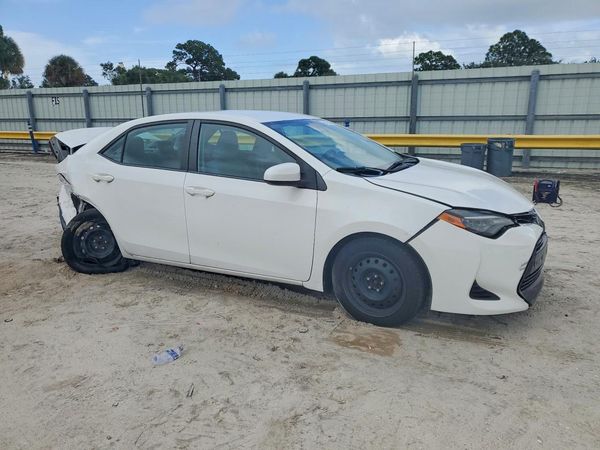 2017 TOYOTA COROLLA — Passenger 3/4
