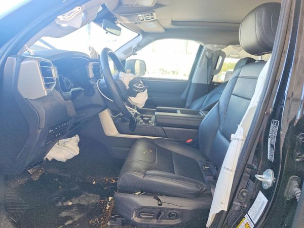 2022 TOYOTA TUNDRA — DENT