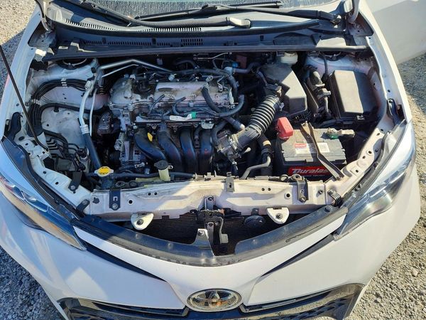 2017 TOYOTA COROLLA — Engine bay