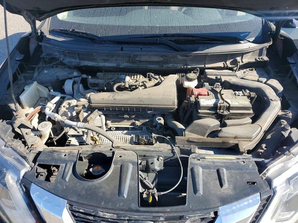 2019 NISSAN ROGUE — Engine bay
