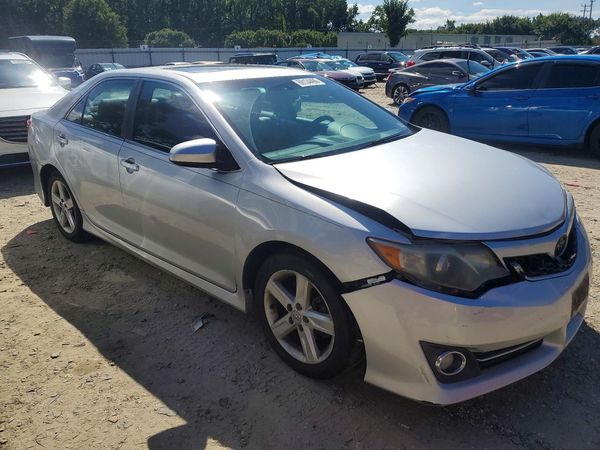 2012 TOYOTA CAMRY — Passenger 3/4