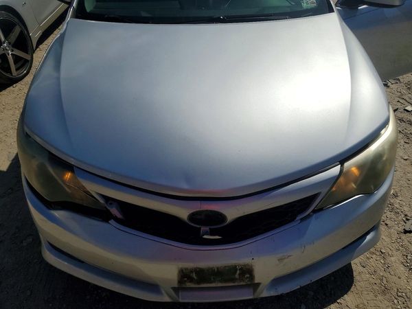 2012 TOYOTA CAMRY — Engine bay