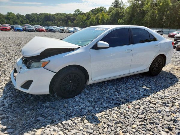 2012 TOYOTA CAMRY — Front 3/4