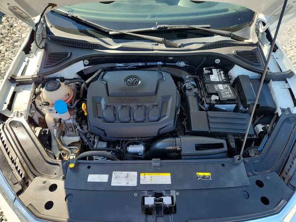 2022 VOLKSWAGEN PASSAT Limited Edition — Engine bay
