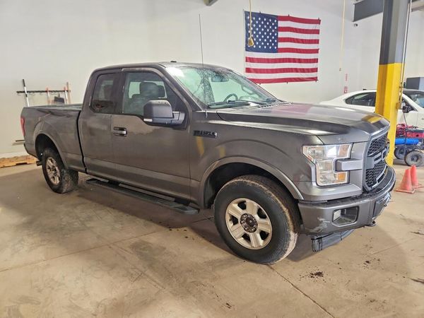 2017 FORD F150 SuperCab — Passenger 3/4