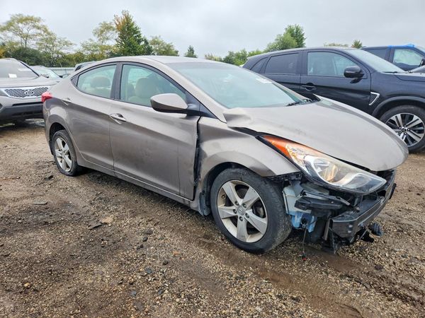 2013 HYUNDAI ELANTRA — Passenger 3/4