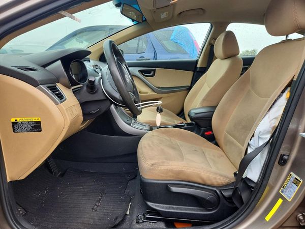 2013 HYUNDAI ELANTRA — DENT