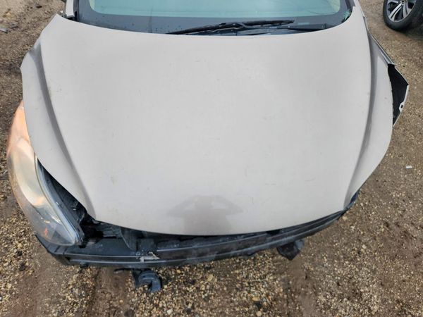 2013 HYUNDAI ELANTRA — Engine bay
