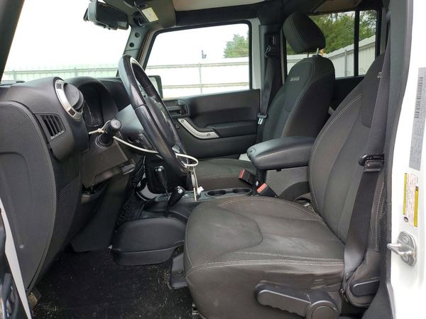 2017 JEEP WRANGLER Unlimited Sahara — DENT