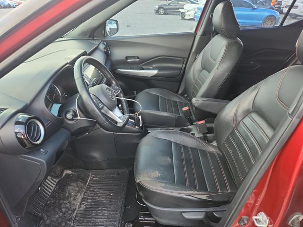 2019 NISSAN KICKS — DENT