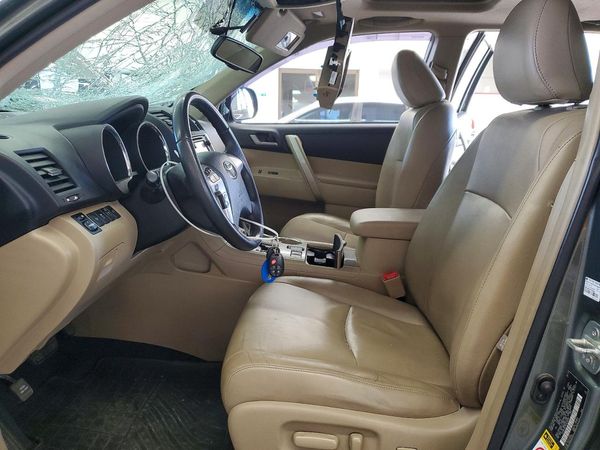 2013 TOYOTA HIGHLANDER Base/Hybrid — DENT