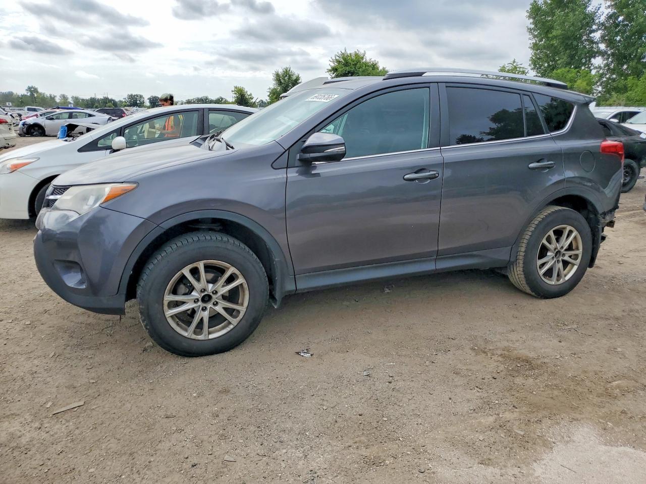 2015 TOYOTA RAV4 LE (X Grade) — Front 3/4