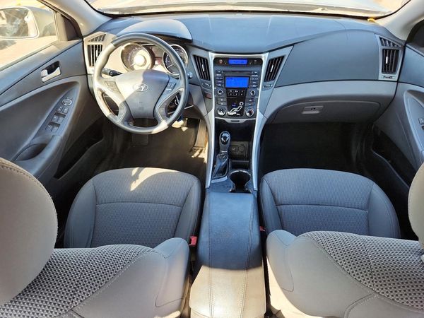 2013 HYUNDAI SONATA GLS/ GLS Popular